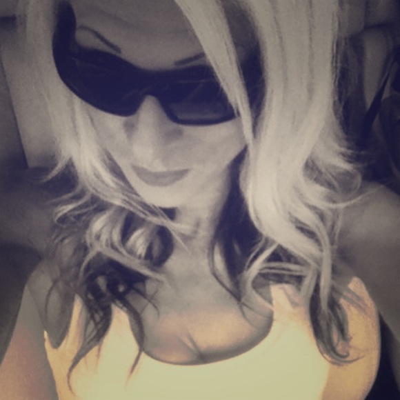 Meet your Posher, Alicha - Picture 1 of 1